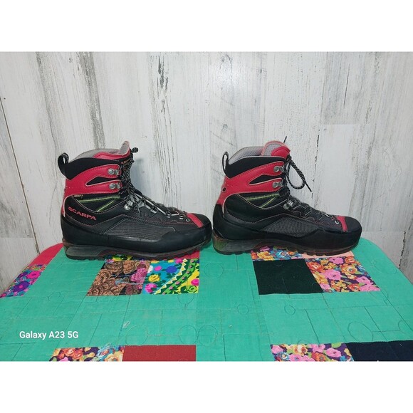 Mens Scarpa Rebel GTX Mountaineering Boots Size US 8.5 Mens 9.5 Women Red Black main image 8